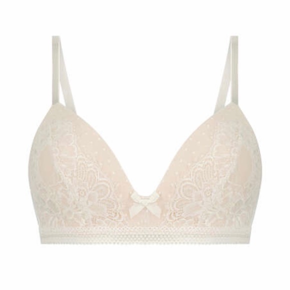 Hunkmoeller Bessie White  Padded Non-Wired Bra - Picture 5 of 11